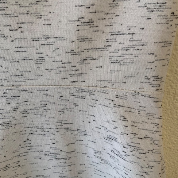 LIKE NEW! Ivanka Trump Dress Black and White Size 2 - Picture 5 of 8